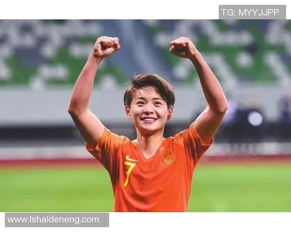 足球明星佩戴护膝的高清照片展示运动风采与保护意识