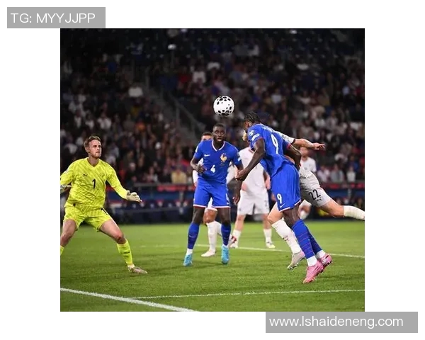 德国足球明星逆袭法国队展现实力与团队精神的精彩对决 德国足球明星逆袭法国队展现实力与团队精神的精彩对决