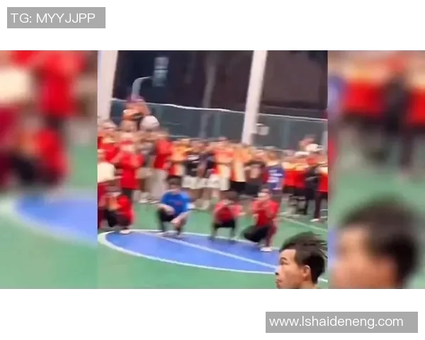 足球巨星挑战篮球场精彩扣篮瞬间引发热议视频合集 足球巨星挑战篮球场精彩扣篮瞬间引发热议视频合集