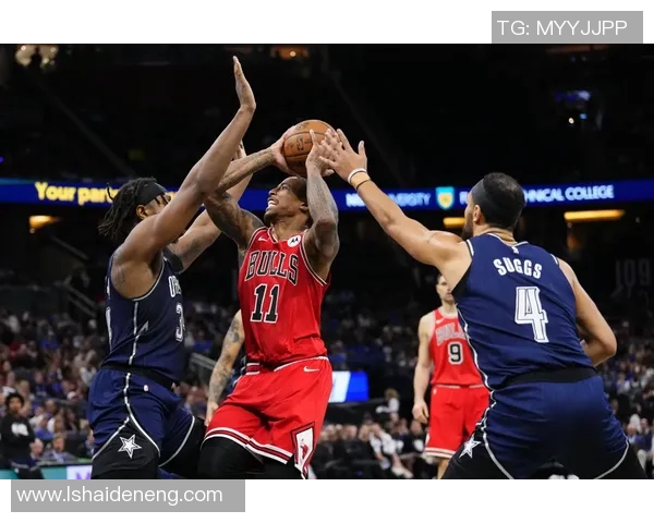 勇士与快船精彩对决1224比赛全程录像回顾与分析 勇士与快船精彩对决1224比赛全程录像回顾与分析