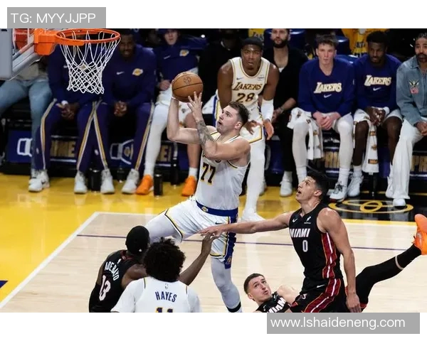 湖人对热火系列赛的剩余场次及赛程分析与展望 湖人对热火系列赛的剩余场次及赛程分析与展望